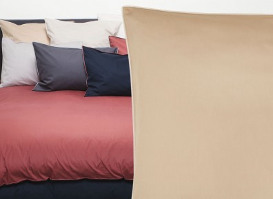 Christian Fischbacher Bettwäsche Satin Selection Blau mit grauer Paspel