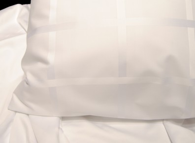 Christian Fischbacher Bettwäsche Classic Karo Feinsatin weiß